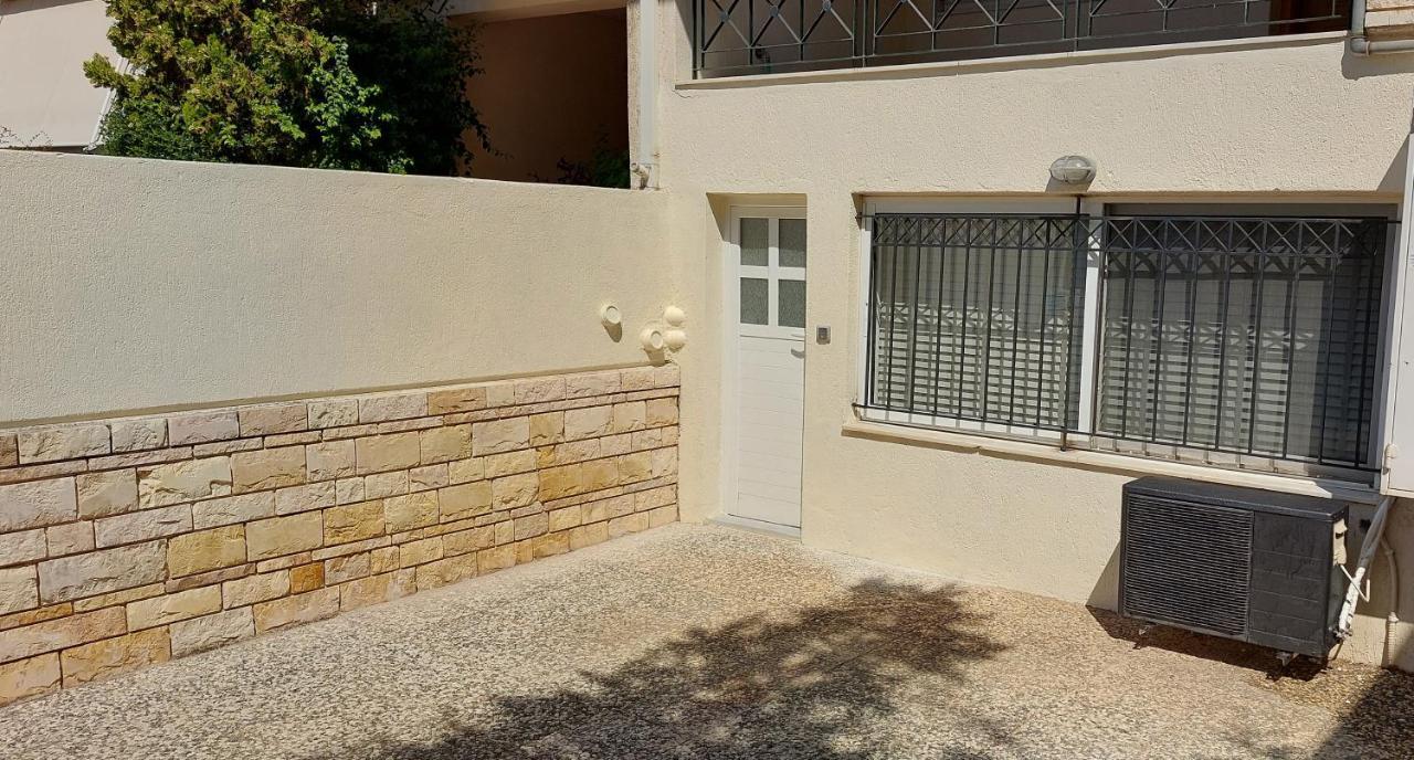 Honeybee 1 - Sunny Studio In The Center Of Rafina Bagian luar foto