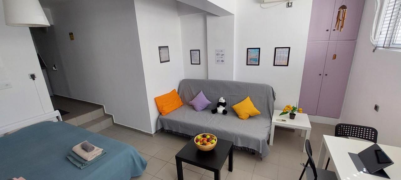 Honeybee 1 - Sunny Studio In The Center Of Rafina Bagian luar foto